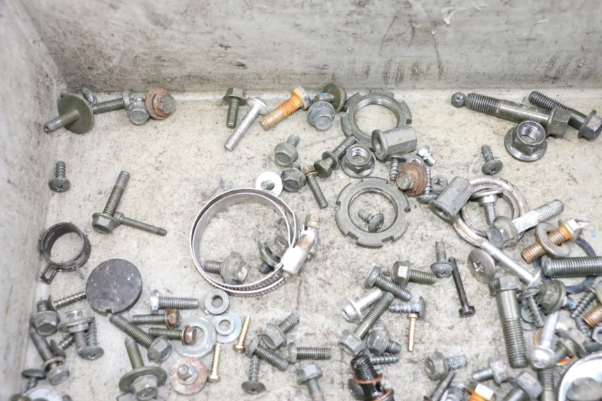 photo de ZAK SCHROEVEN EN BEVESTIGINGSMATERIAAL MBK FLAME X 125 (2007 - 2016) - Zoom op gebruiksstaat