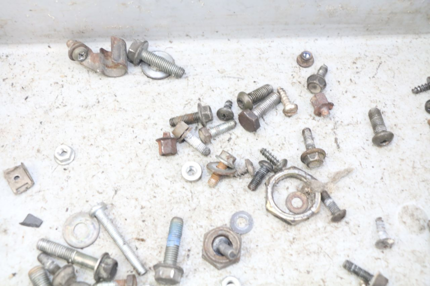 photo de ZAK SCHROEVEN EN BEVESTIGINGSMATERIAAL MBK FLIPPER 50 (2004 - 2012) - Detail van het onderdeel