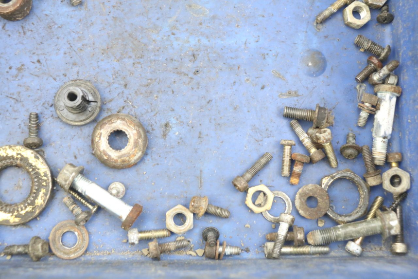 photo de ZAK SCHROEVEN EN BEVESTIGINGSMATERIAAL MBK FLIPPER 50 (2004 - 2012) - Zoom op gebruiksstaat