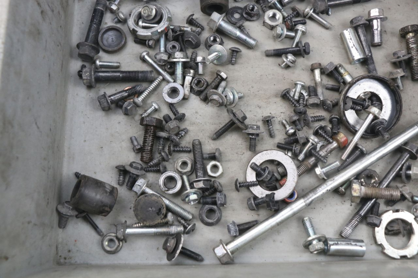 photo de ZAK SCHROEVEN EN BEVESTIGINGSMATERIAAL MBK FLIPPER 115 (2013 - 2017) - Detail van het onderdeel