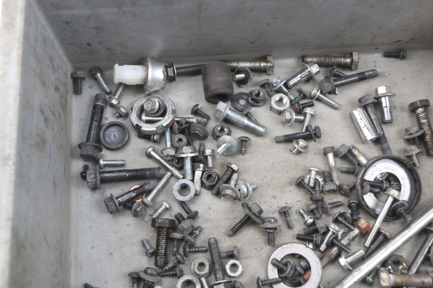 photo de ZAK SCHROEVEN EN BEVESTIGINGSMATERIAAL MBK FLIPPER 115 (2013 - 2017) - Technische close-up