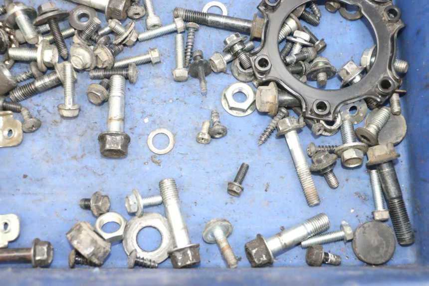 photo de ZAK SCHROEVEN EN BEVESTIGINGSMATERIAAL MBK FLIPPER 115 (2013 - 2017) - Detail van het onderdeel