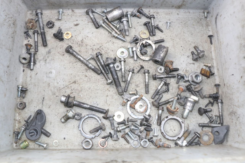 photo de ZAK SCHROEVEN EN BEVESTIGINGSMATERIAAL PIAGGIO FLY 2T 50 (2004 - 2017) - Hoofdaanzicht