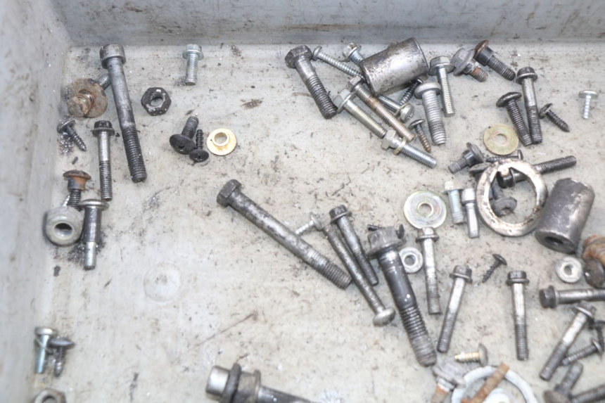 photo de ZAK SCHROEVEN EN BEVESTIGINGSMATERIAAL PIAGGIO FLY 2T 50 (2004 - 2017) - Andere kijkhoek