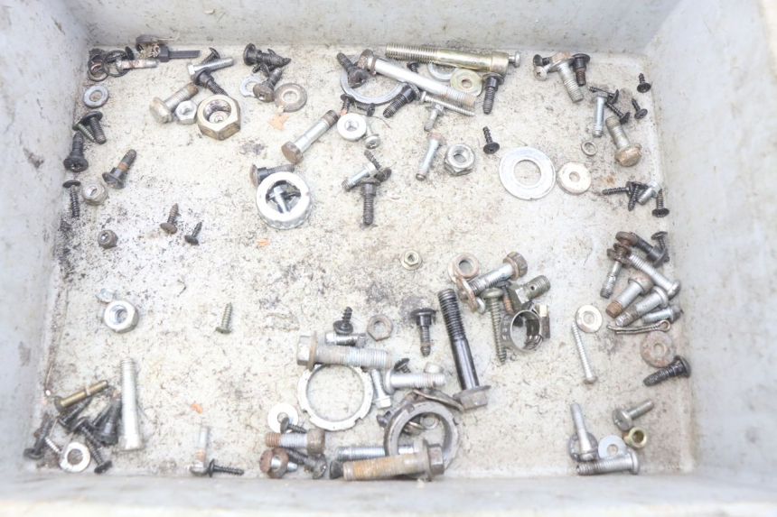 photo de ZAK SCHROEVEN EN BEVESTIGINGSMATERIAAL PIAGGIO FLY 2T 50 (2004 - 2017) - Hoofdaanzicht