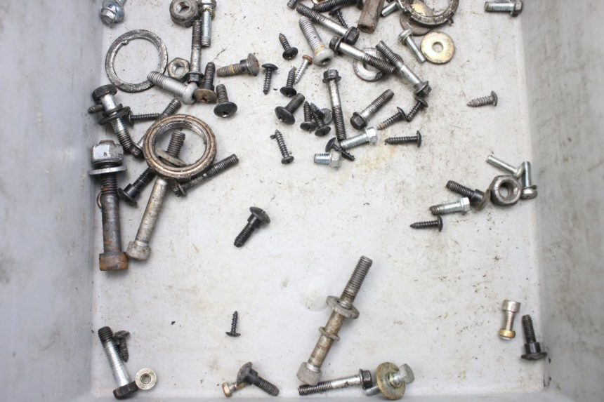 photo de ZAK SCHROEVEN EN BEVESTIGINGSMATERIAAL PIAGGIO FLY 2T 50 (2004 - 2017) - Andere kijkhoek