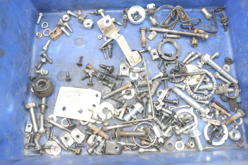 photo de ZAK SCHROEVEN EN BEVESTIGINGSMATERIAAL PIAGGIO FLY 4T 50 (2013 - 2017) - Hoofdaanzicht