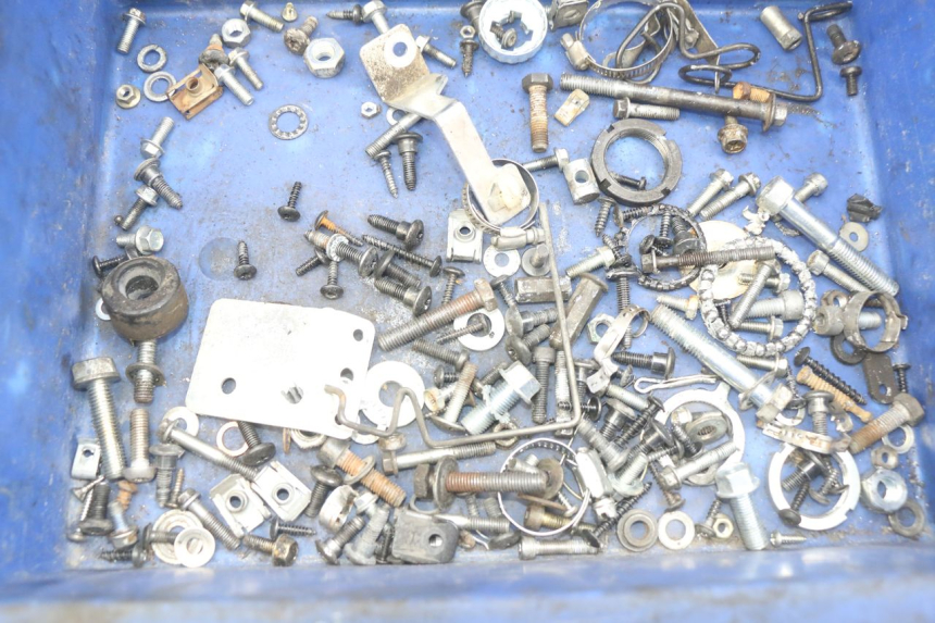 photo de ZAK SCHROEVEN EN BEVESTIGINGSMATERIAAL PIAGGIO FLY 4T 50 (2013 - 2017) - Detail van het onderdeel