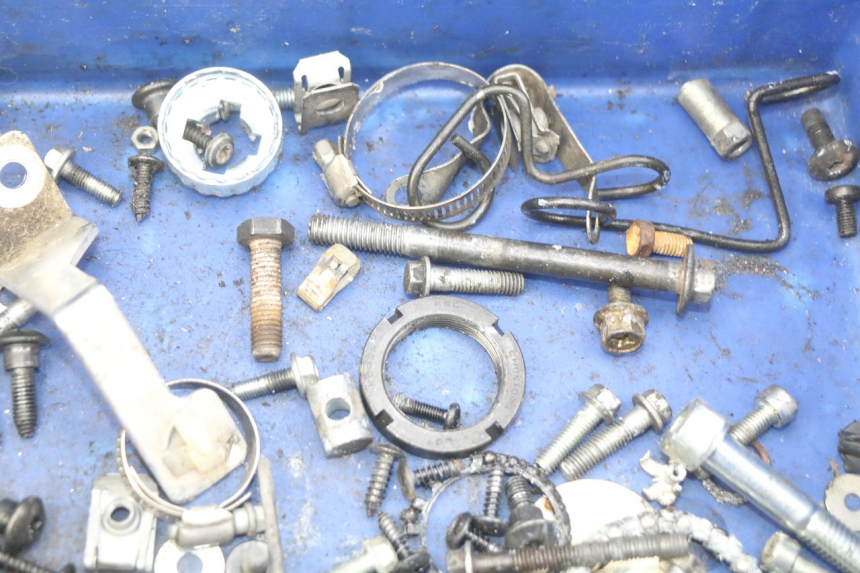 photo de ZAK SCHROEVEN EN BEVESTIGINGSMATERIAAL PIAGGIO FLY 4T 50 (2013 - 2017) - Andere kijkhoek