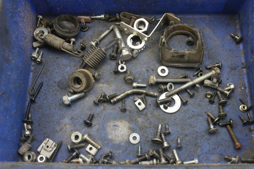 photo de ZAK SCHROEVEN EN BEVESTIGINGSMATERIAAL PIAGGIO FLY 4T 50 (2013 - 2017) - Hoofdaanzicht