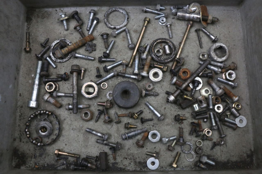 photo de ZAK SCHROEVEN EN BEVESTIGINGSMATERIAAL PIAGGIO FLY 4T 50 (2004 - 2010) - Hoofdaanzicht