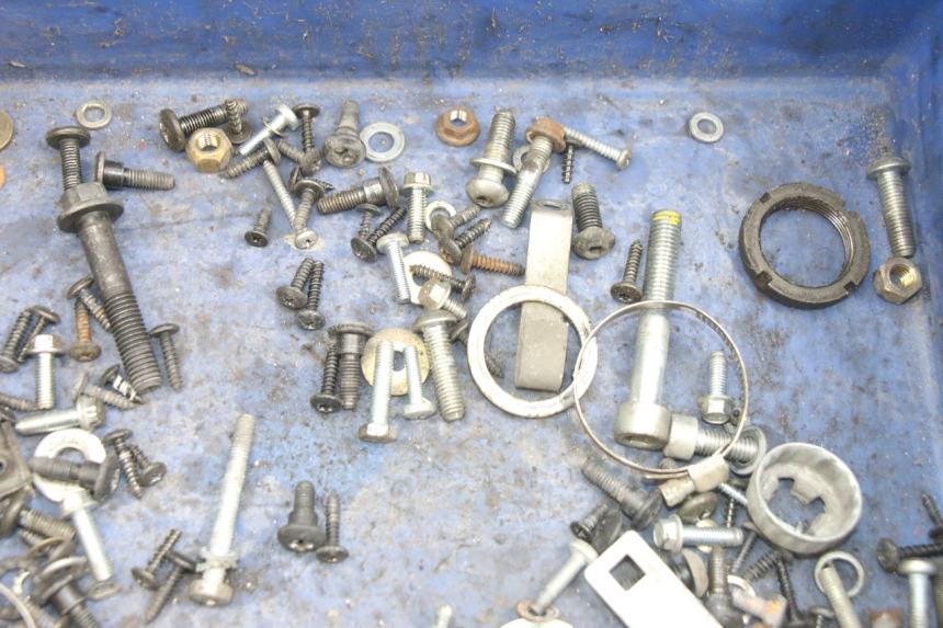 photo de ZAK SCHROEVEN EN BEVESTIGINGSMATERIAAL PIAGGIO FLY 125 (2005 - 2012) - Andere kijkhoek