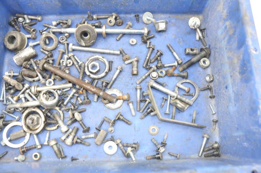 photo de ZAK SCHROEVEN EN BEVESTIGINGSMATERIAAL PIAGGIO FLY 100 (2006 - 2010) - Detail van het onderdeel