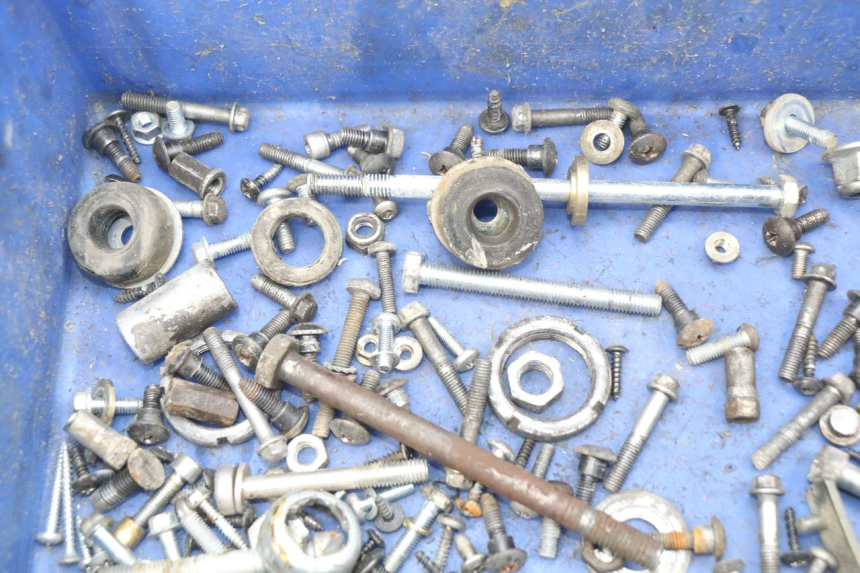 photo de ZAK SCHROEVEN EN BEVESTIGINGSMATERIAAL PIAGGIO FLY 100 (2006 - 2010) - Andere kijkhoek