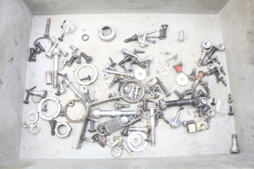 photo de ZAK SCHROEVEN EN BEVESTIGINGSMATERIAAL PIAGGIO FLY 100 (2006 - 2010) - Hoofdaanzicht