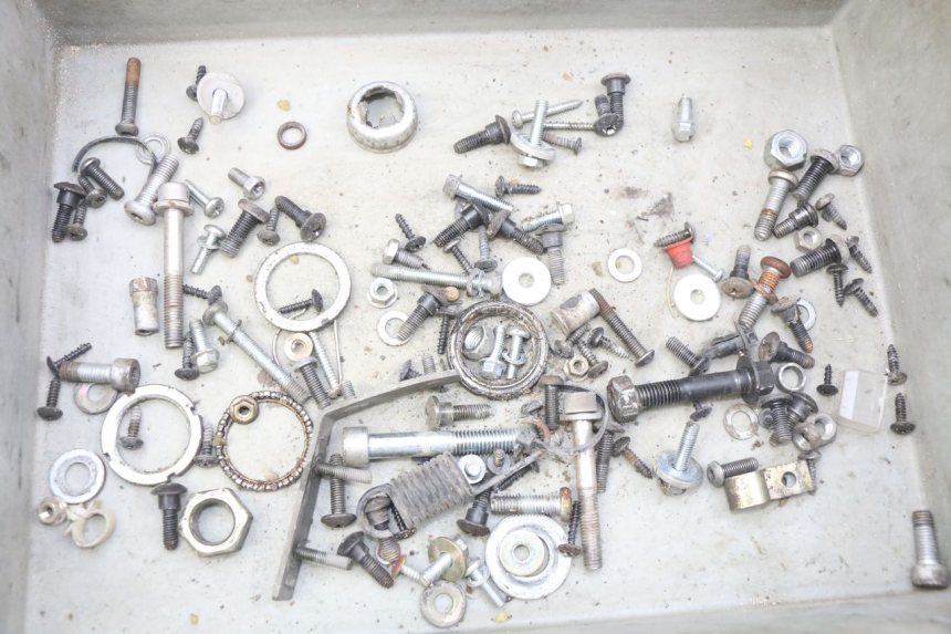 photo de ZAK SCHROEVEN EN BEVESTIGINGSMATERIAAL PIAGGIO FLY 100 (2006 - 2010) - Detail van het onderdeel