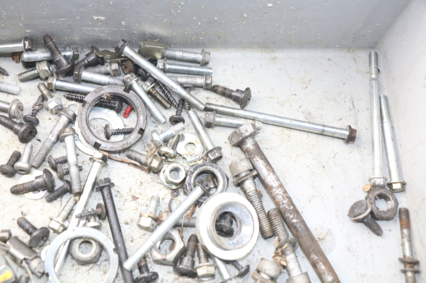 photo de ZAK SCHROEVEN EN BEVESTIGINGSMATERIAAL PIAGGIO FLY IE 125 (2012 - 2017) - Detail van het onderdeel