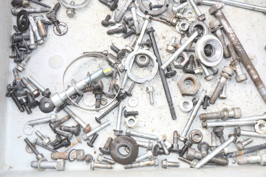 photo de ZAK SCHROEVEN EN BEVESTIGINGSMATERIAAL PIAGGIO FLY IE 125 (2012 - 2017) - Andere kijkhoek