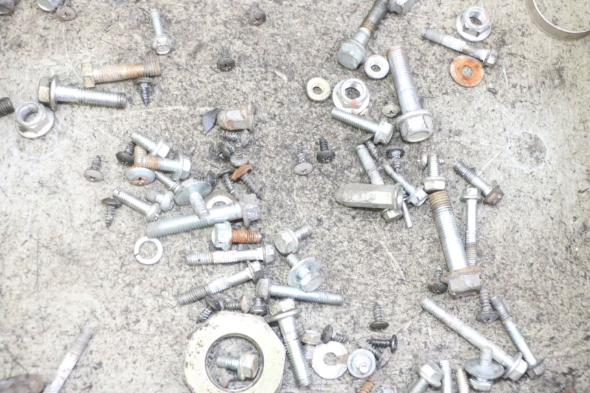 photo de ZAK SCHROEVEN EN BEVESTIGINGSMATERIAAL VENESI FLY RETRO 4T 50 (2020 - 2025) - Detail van het onderdeel