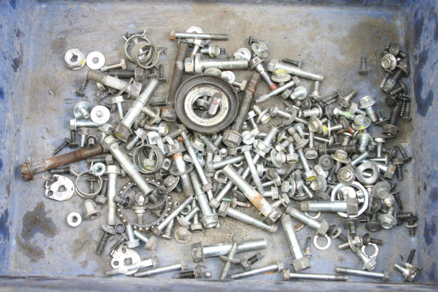 photo de ZAK SCHROEVEN EN BEVESTIGINGSMATERIAAL HONDA FORZA 125 (2015 - 2016) - Hoofdaanzicht