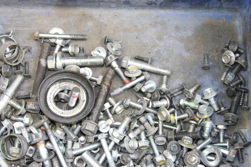 photo de ZAK SCHROEVEN EN BEVESTIGINGSMATERIAAL HONDA FORZA 125 (2015 - 2016) - Zoom op gebruiksstaat