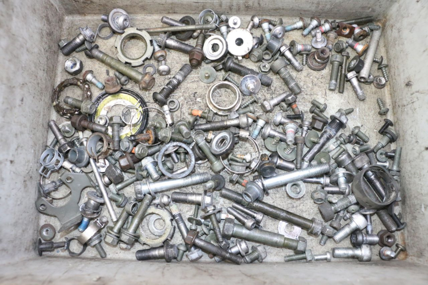 photo de ZAK SCHROEVEN EN BEVESTIGINGSMATERIAAL YAMAHA FZ6 FAZER S2 600 (2007 - 2011) - Hoofdaanzicht