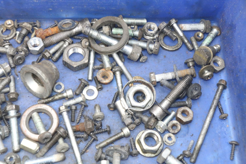 photo de ZAK SCHROEVEN EN BEVESTIGINGSMATERIAAL PEUGEOT GEOPOLIS 400 (2007 - 2013) - Andere kijkhoek