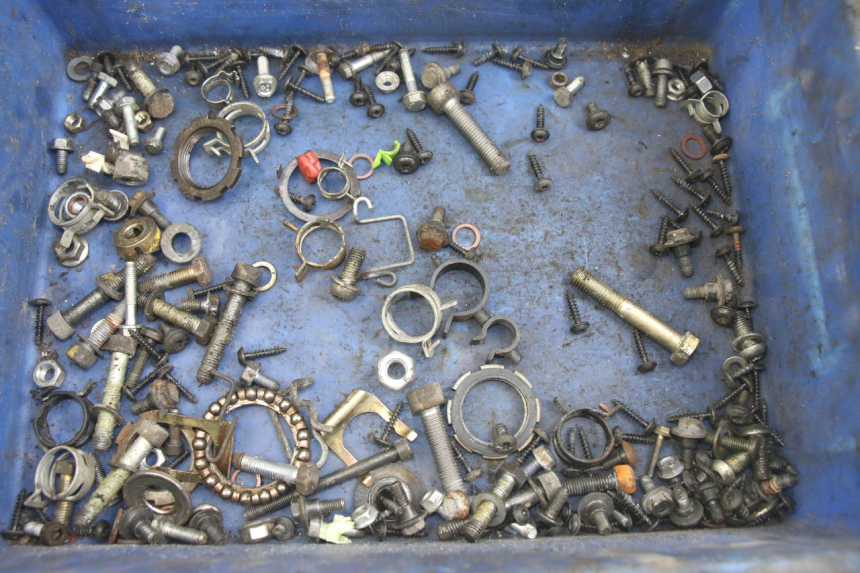 photo de ZAK SCHROEVEN EN BEVESTIGINGSMATERIAAL PEUGEOT GEOPOLIS RS 125 (2007 - 2009) - Hoofdaanzicht