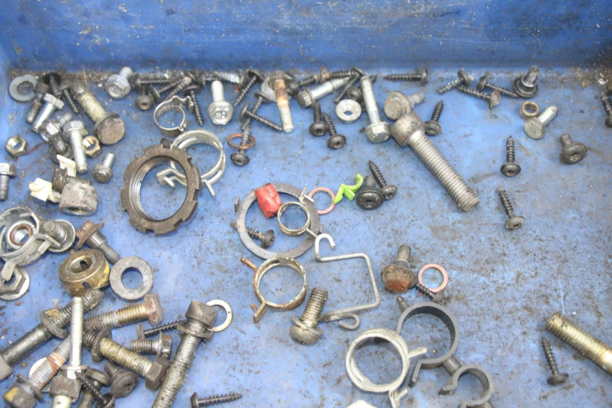 photo de ZAK SCHROEVEN EN BEVESTIGINGSMATERIAAL PEUGEOT GEOPOLIS RS 125 (2007 - 2009) - Andere kijkhoek