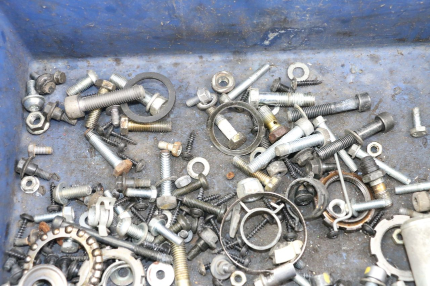 photo de ZAK SCHROEVEN EN BEVESTIGINGSMATERIAAL PEUGEOT GEOPOLIS RS 125 (2007 - 2009) - Zoom op gebruiksstaat