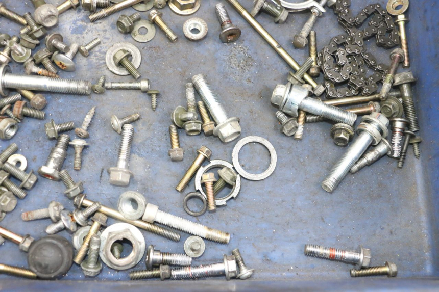 photo de ZAK SCHROEVEN EN BEVESTIGINGSMATERIAAL GOES WIKI 125 (2010 - 2015) - Zoom op gebruiksstaat