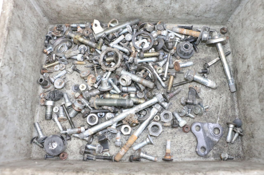 photo de ZAK SCHROEVEN EN BEVESTIGINGSMATERIAAL KAWASAKI GPX R WARBIRD 600 (1988 - 1993) - Hoofdaanzicht