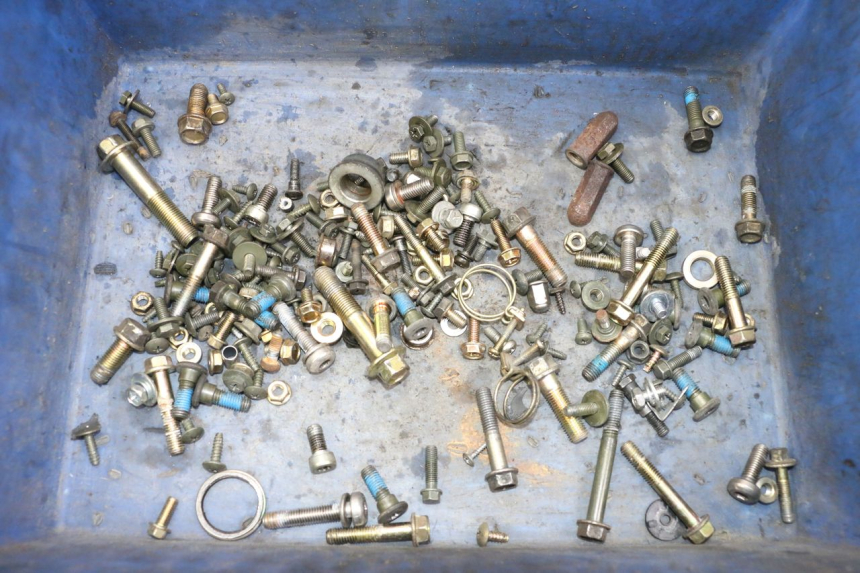 photo de ZAK SCHROEVEN EN BEVESTIGINGSMATERIAAL KYMCO GRAND DINK 125 (2008 - 2014) - Hoofdaanzicht