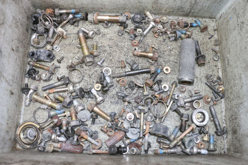 photo de ZAK SCHROEVEN EN BEVESTIGINGSMATERIAAL KYMCO GRAND DINK 125 (2002 - 2007) - Hoofdaanzicht