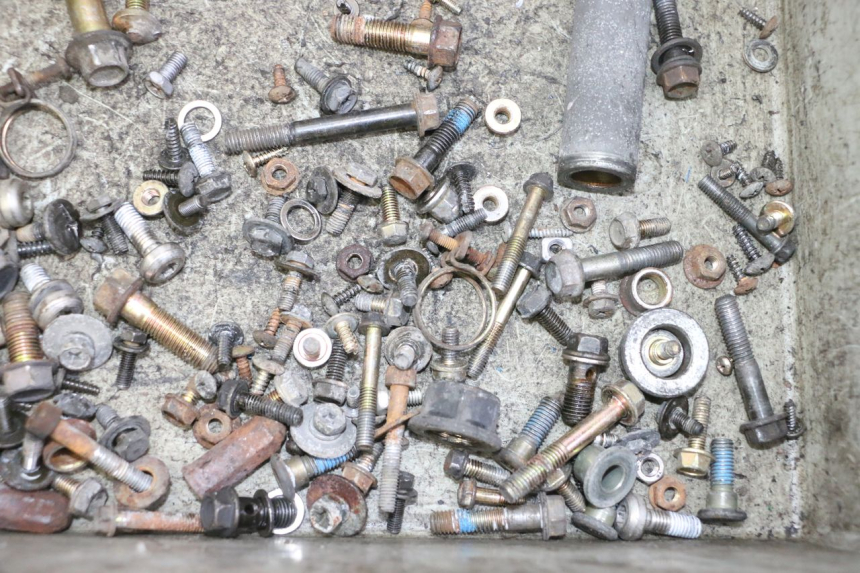 photo de ZAK SCHROEVEN EN BEVESTIGINGSMATERIAAL KYMCO GRAND DINK 125 (2002 - 2007) - Technische close-up