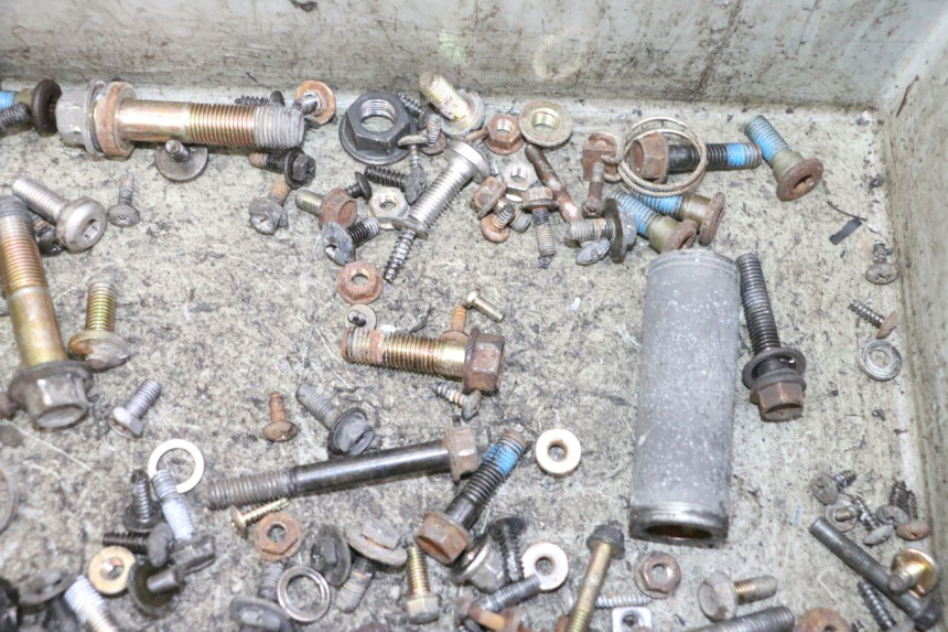 photo de ZAK SCHROEVEN EN BEVESTIGINGSMATERIAAL KYMCO GRAND DINK 125 (2002 - 2007) - Overzicht