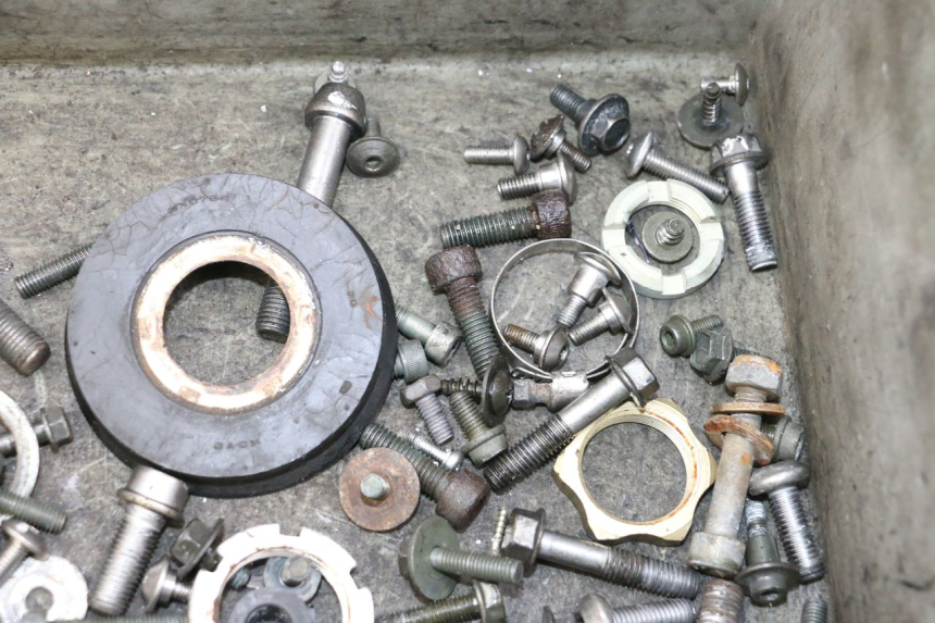 photo de ZAK SCHROEVEN EN BEVESTIGINGSMATERIAAL SUZUKI GSXR GSX-R 1000 (2003 - 2004) - Overzicht