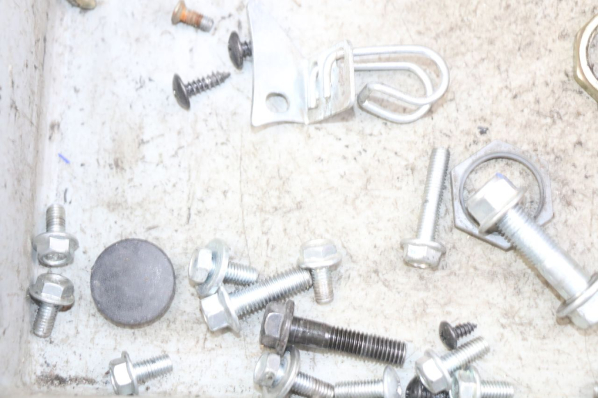 photo de ZAK SCHROEVEN EN BEVESTIGINGSMATERIAAL JM MOTORS GT LINE 4T 50 (2021 - 2023) - Detail van het onderdeel