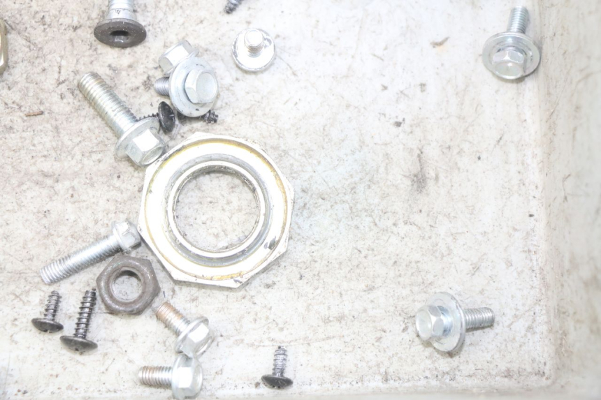 photo de ZAK SCHROEVEN EN BEVESTIGINGSMATERIAAL JM MOTORS GT LINE 4T 50 (2021 - 2023) - Zoom op gebruiksstaat