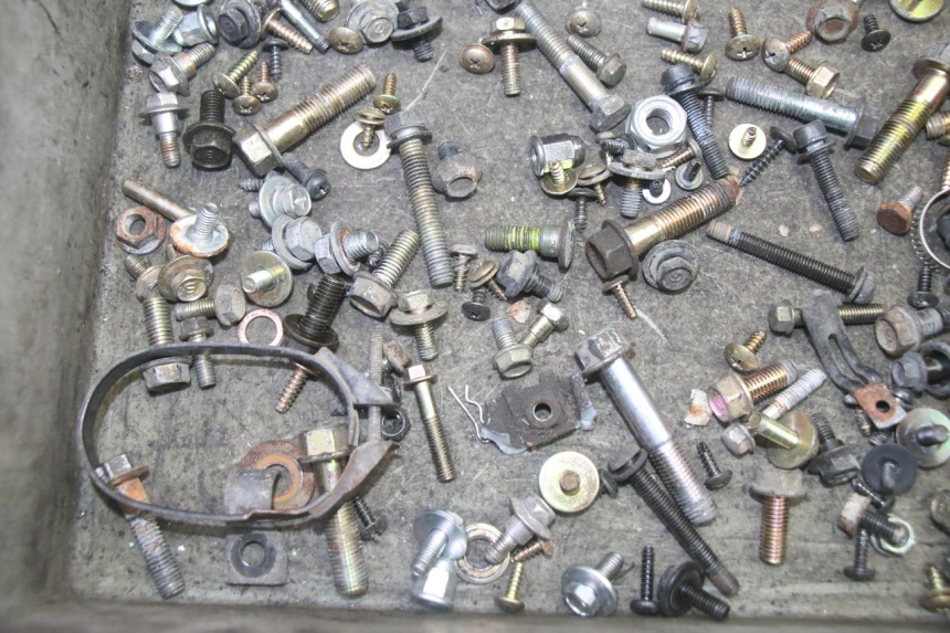 photo de ZAK SCHROEVEN EN BEVESTIGINGSMATERIAAL SYM GTS EVO 125 (2009 - 2013) - Andere kijkhoek