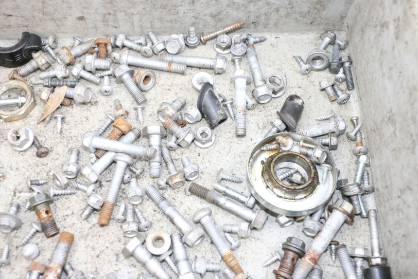 photo de ZAK SCHROEVEN EN BEVESTIGINGSMATERIAAL JM MOTORS GTS 125 (2015 - 2019) - Zoom op gebruiksstaat