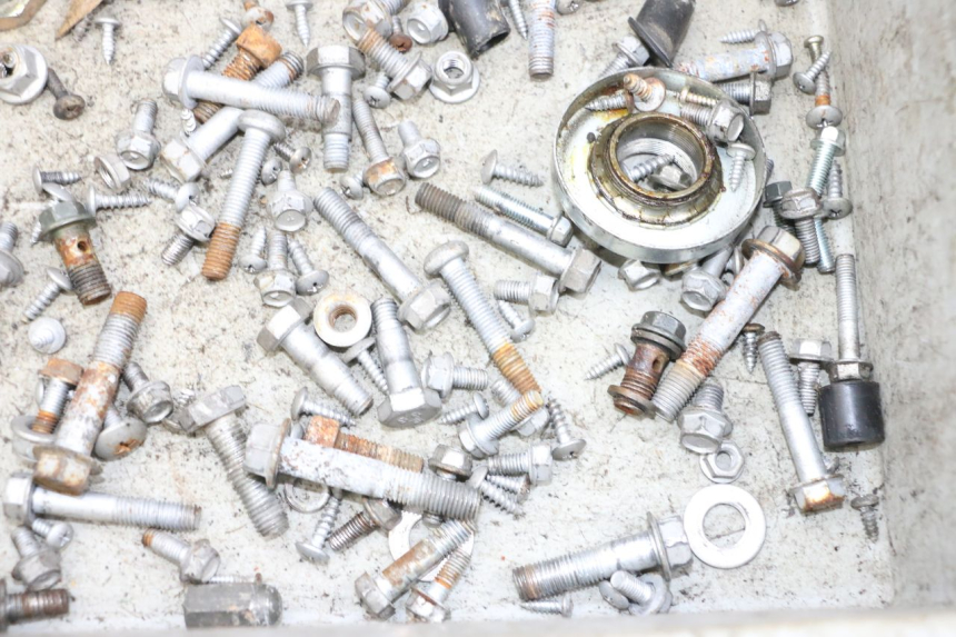 photo de ZAK SCHROEVEN EN BEVESTIGINGSMATERIAAL JM MOTORS GTS 125 (2015 - 2019) - Andere kijkhoek