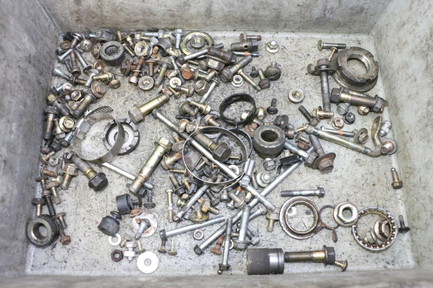 photo de ZAK SCHROEVEN EN BEVESTIGINGSMATERIAAL DAELIM HISTORY 125 (2001 - 2002) - Hoofdaanzicht