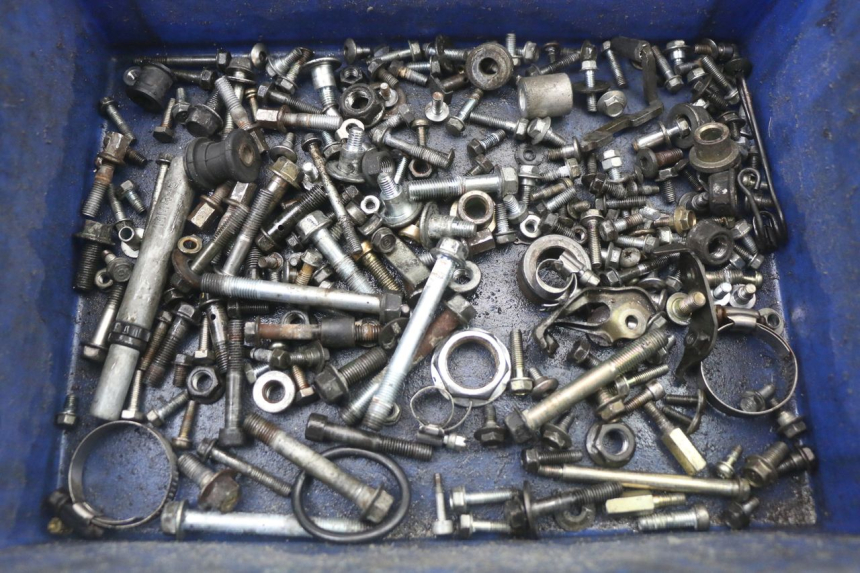 photo de ZAK SCHROEVEN EN BEVESTIGINGSMATERIAAL HONDA CBR F 1000 (1993 - 1996) - Hoofdaanzicht