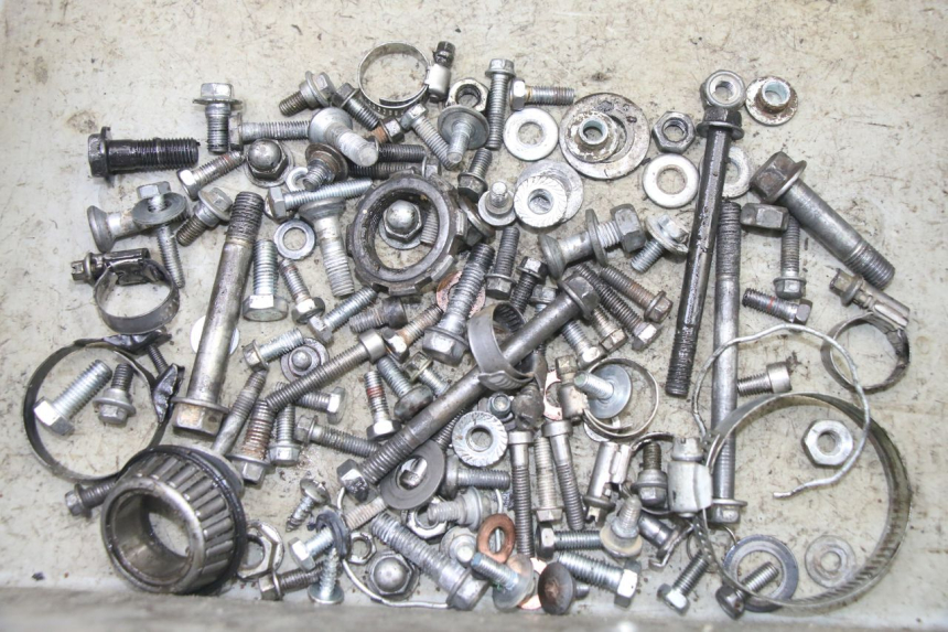 photo de ZAK SCHROEVEN EN BEVESTIGINGSMATERIAAL HONDA CR 85 (2003 - 2007) - Hoofdaanzicht