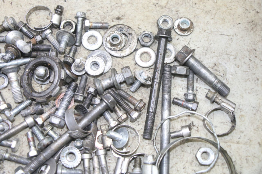 photo de ZAK SCHROEVEN EN BEVESTIGINGSMATERIAAL HONDA CR 85 (2003 - 2007) - Zoom op gebruiksstaat