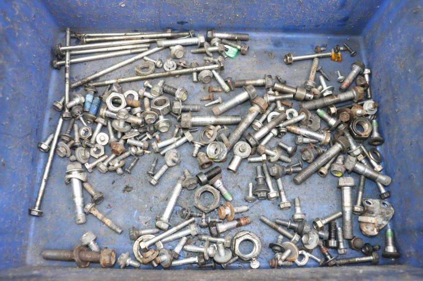 photo de ZAK SCHROEVEN EN BEVESTIGINGSMATERIAAL HONDA FES S-WING SWING 125 (2007 - 2015) - Hoofdaanzicht