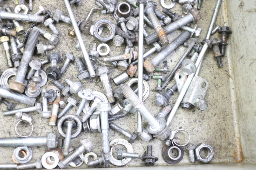 photo de ZAK SCHROEVEN EN BEVESTIGINGSMATERIAAL HONDA FES S-WING SWING ABS 125 (2007 - 2015) - Zoom op gebruiksstaat