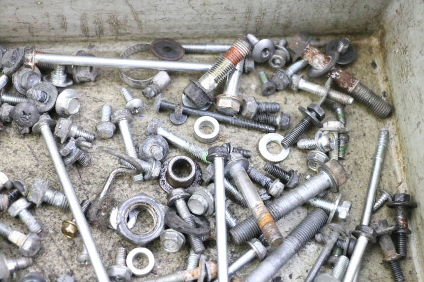 photo de ZAK SCHROEVEN EN BEVESTIGINGSMATERIAAL HONDA FES S-WING SWING ABS 125 (2007 - 2015) - Andere kijkhoek