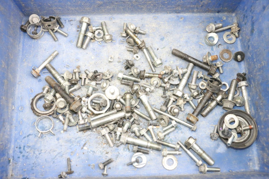 photo de ZAK SCHROEVEN EN BEVESTIGINGSMATERIAAL HONDA PCX (JF28) 125 (2009 - 2011) - Detail van het onderdeel